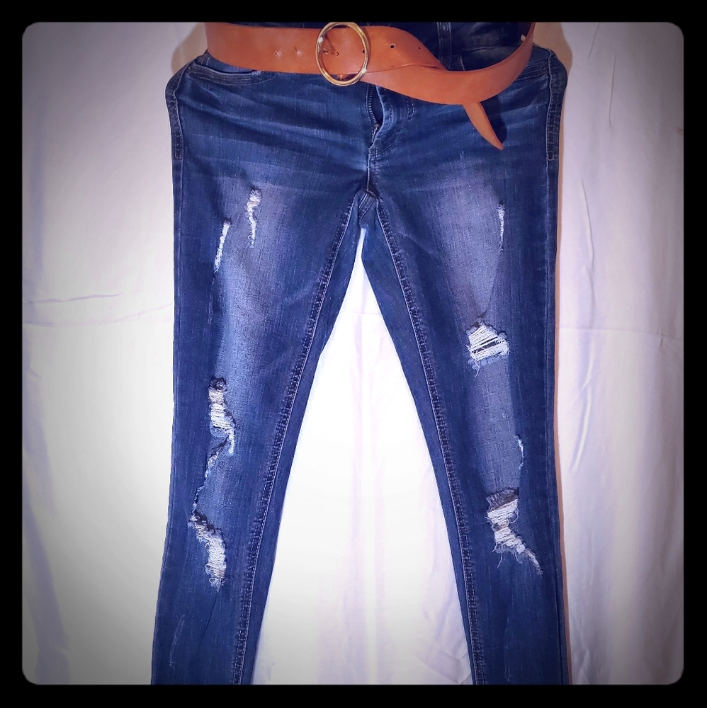 Distressed skinny 👖 jeans